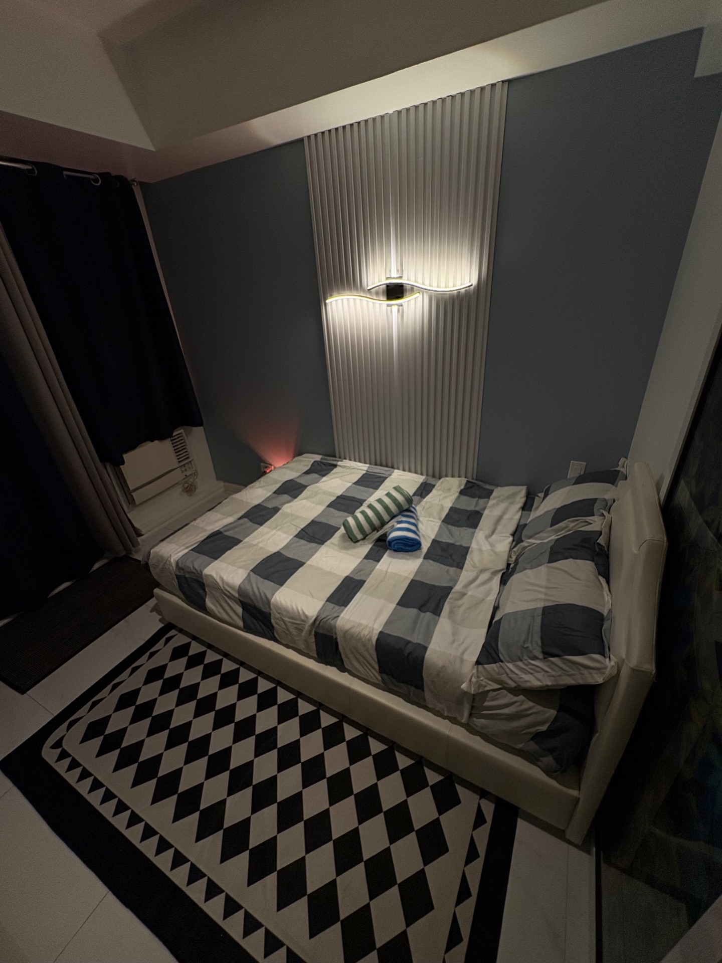 Bauhaus Aesthetic Staycation | Pool • Netflix • Cozy City Escape