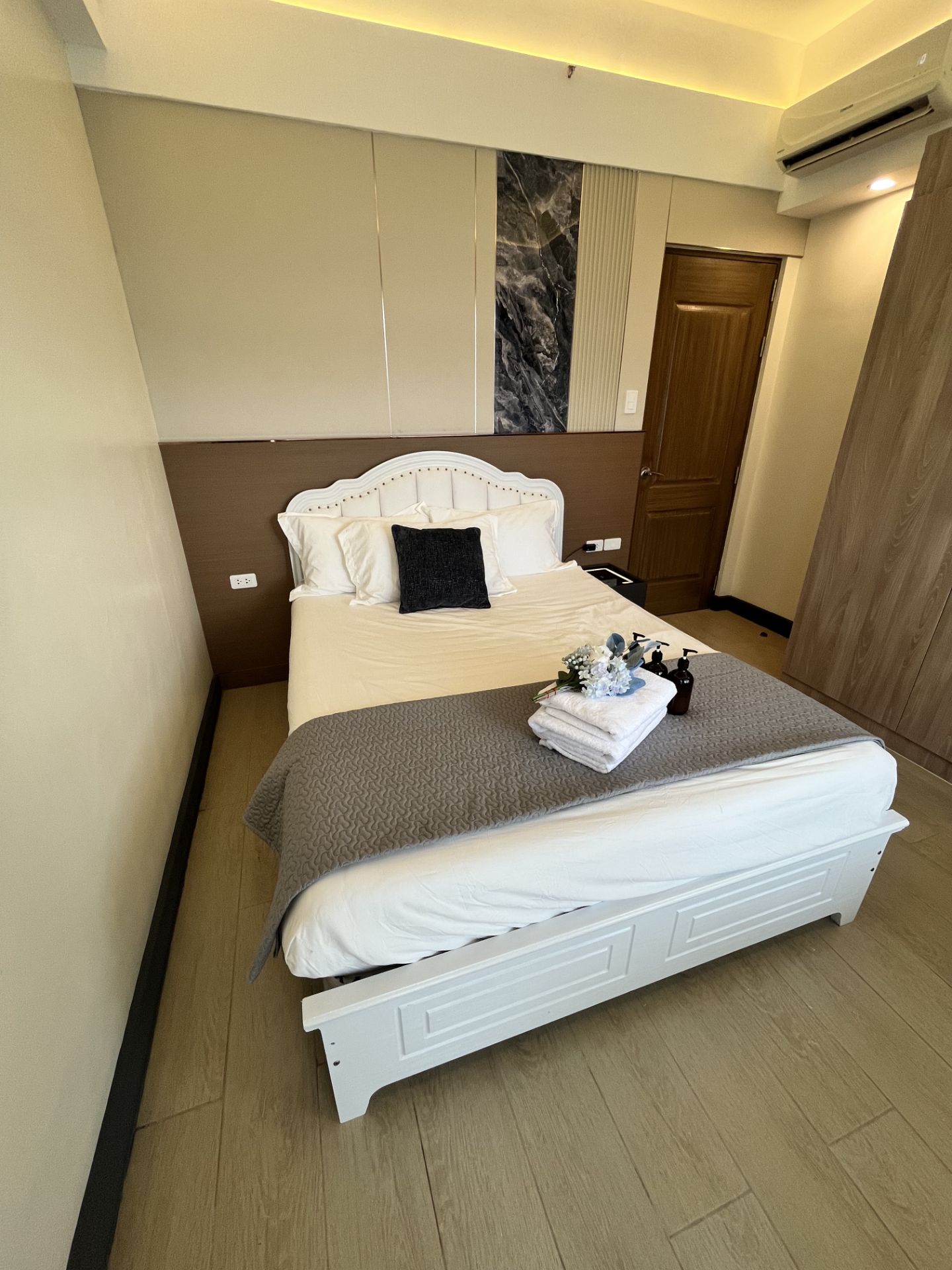 2BR Suite Merlot Near Twinlakes Tagaytay