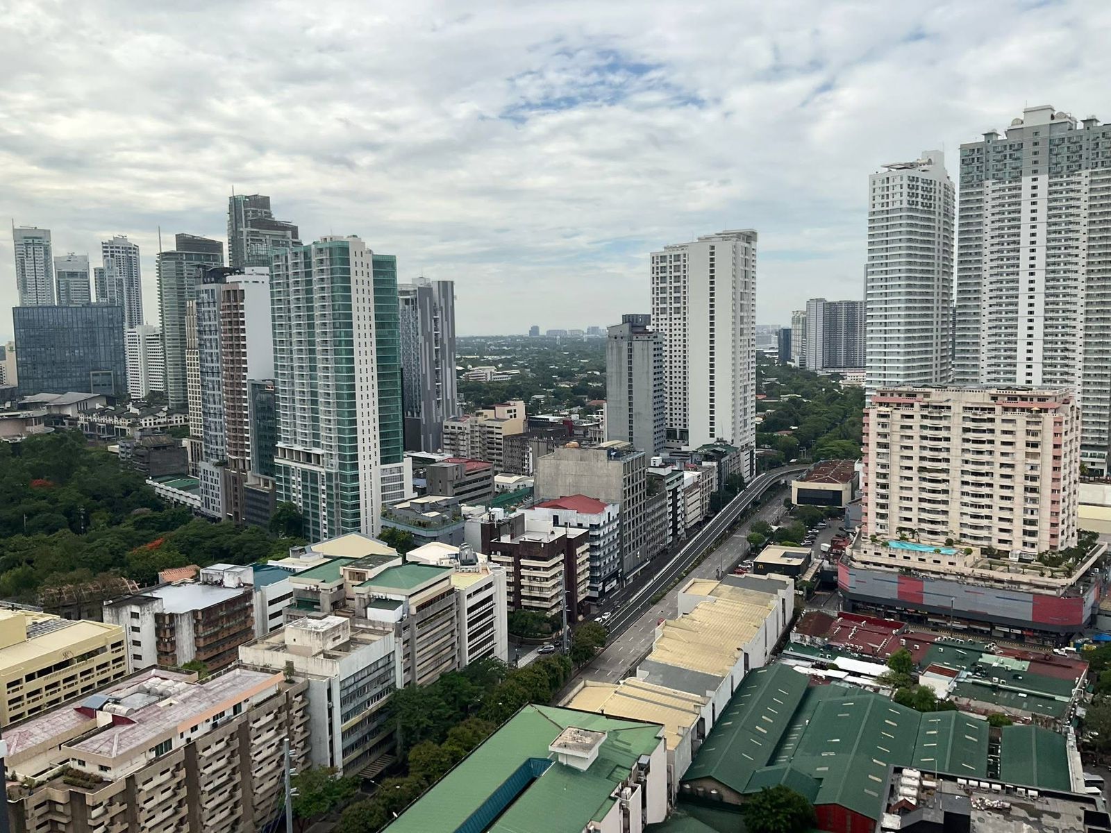 Makati City Condo for Rent