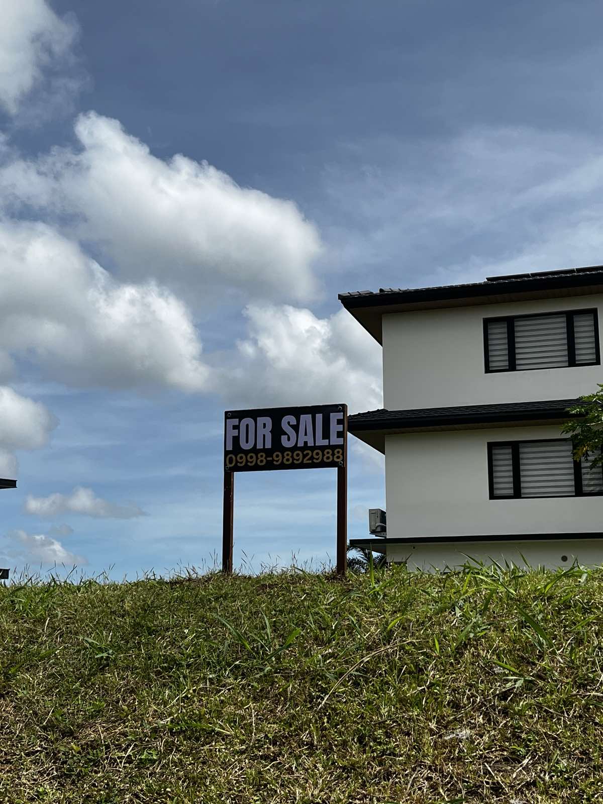 SUNSET-FACING LOT FOR SALE