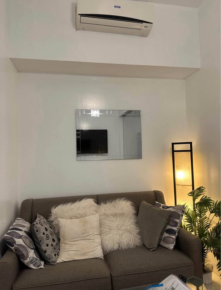FOR RENT: 1BR sa One Uptown Residences, BGC