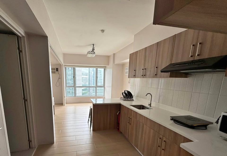 FOR RENT: 1BR Corner Unit sa Avida Towers 34th Street, BGC